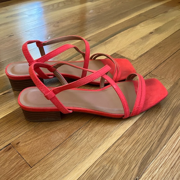 Hot pink slides - Picture 3 of 3